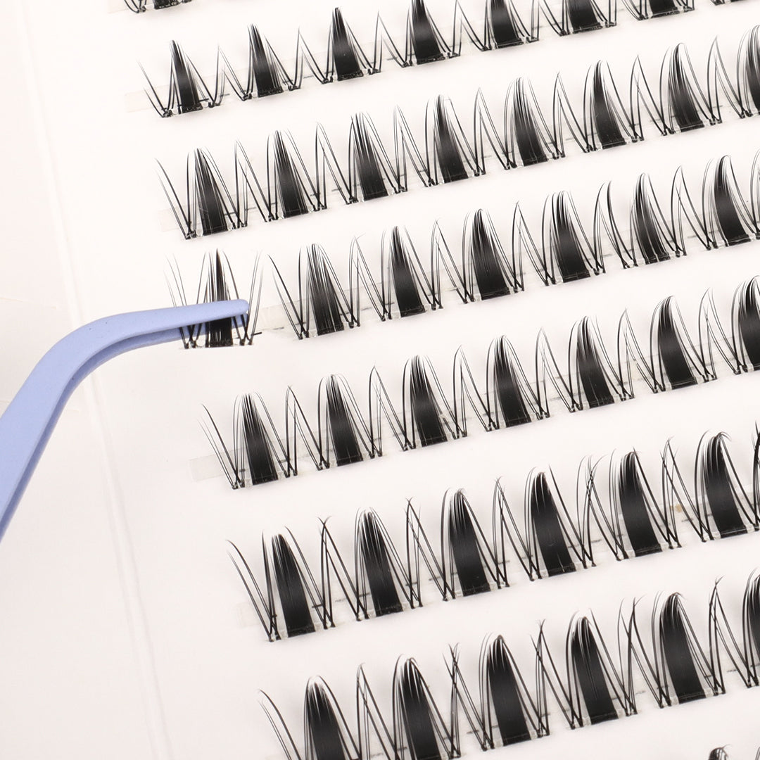 Zelinna Naughty Girl Glueless Lash Clusters | Spiky Wispy